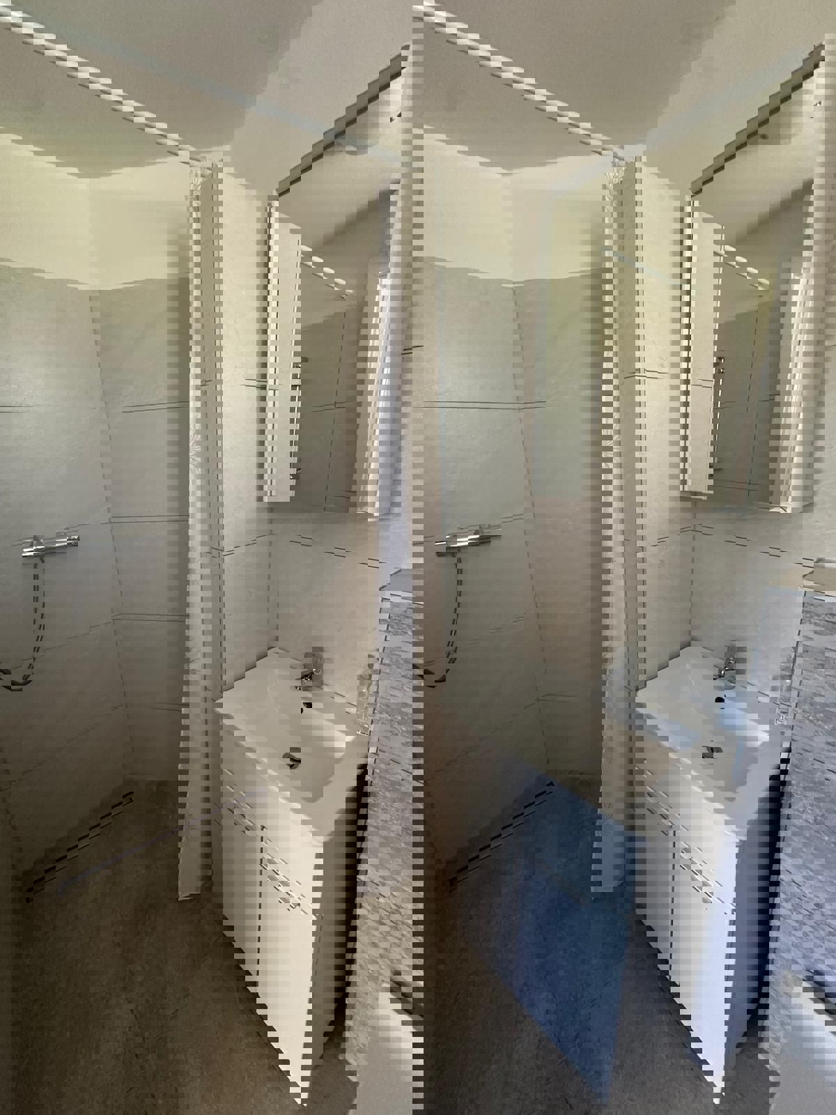 KAŠTELIR - CASA CON PISCINA IMMERSA NEL VERDE