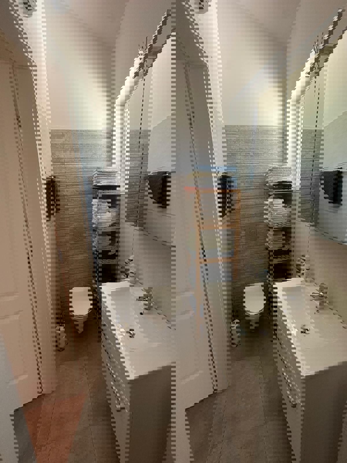 KAŠTELIR - CASA CON PISCINA IMMERSA NEL VERDE