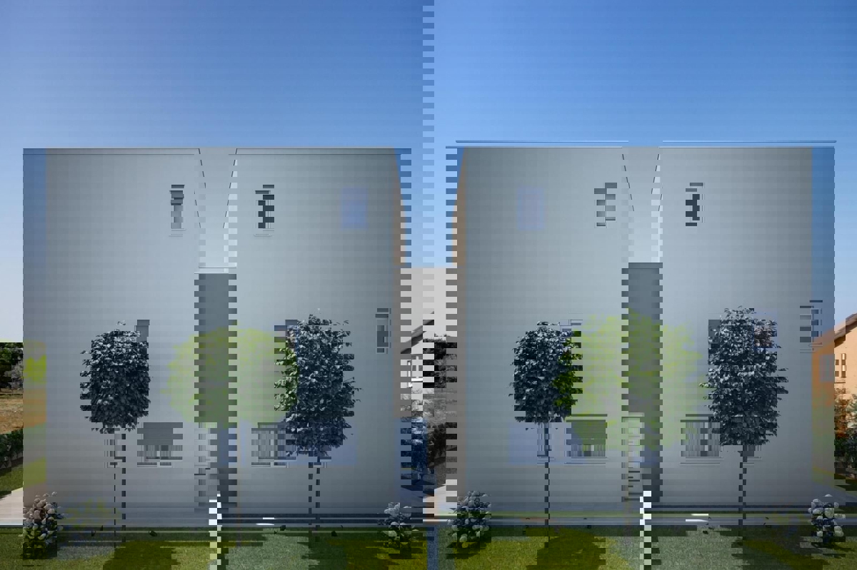 DINTORNI DI PARENZO - CASA BIFAMIGLIARE  CON PISCINA IN VENDITA