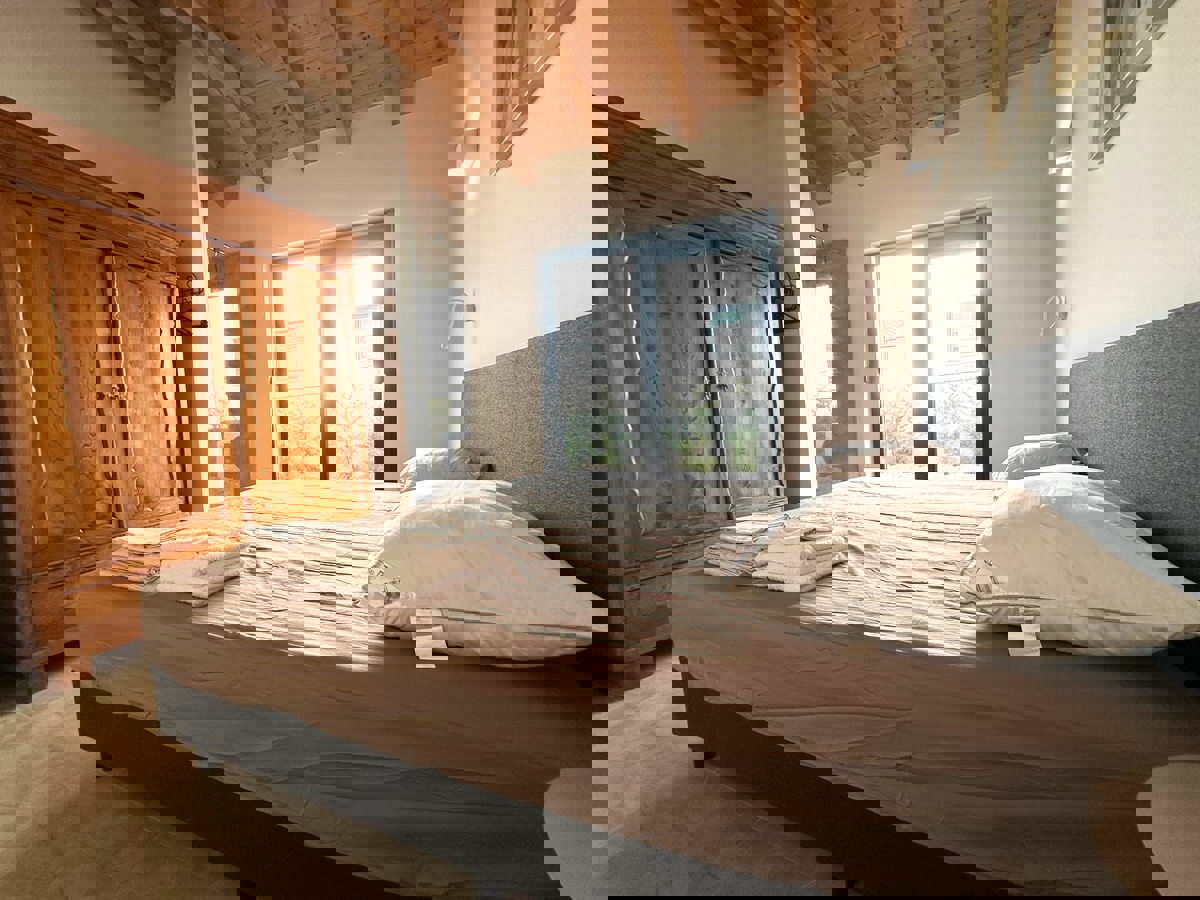 PARENZO - CASA IN VENDITA CON TERRAZZA SUL TETTO VISTA MARE