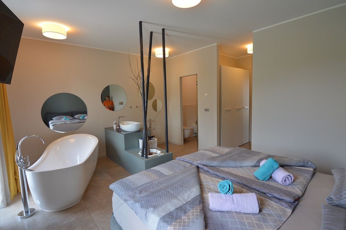 PARENZO-VILLA MODERNA DI LUSSO IN VENDITA