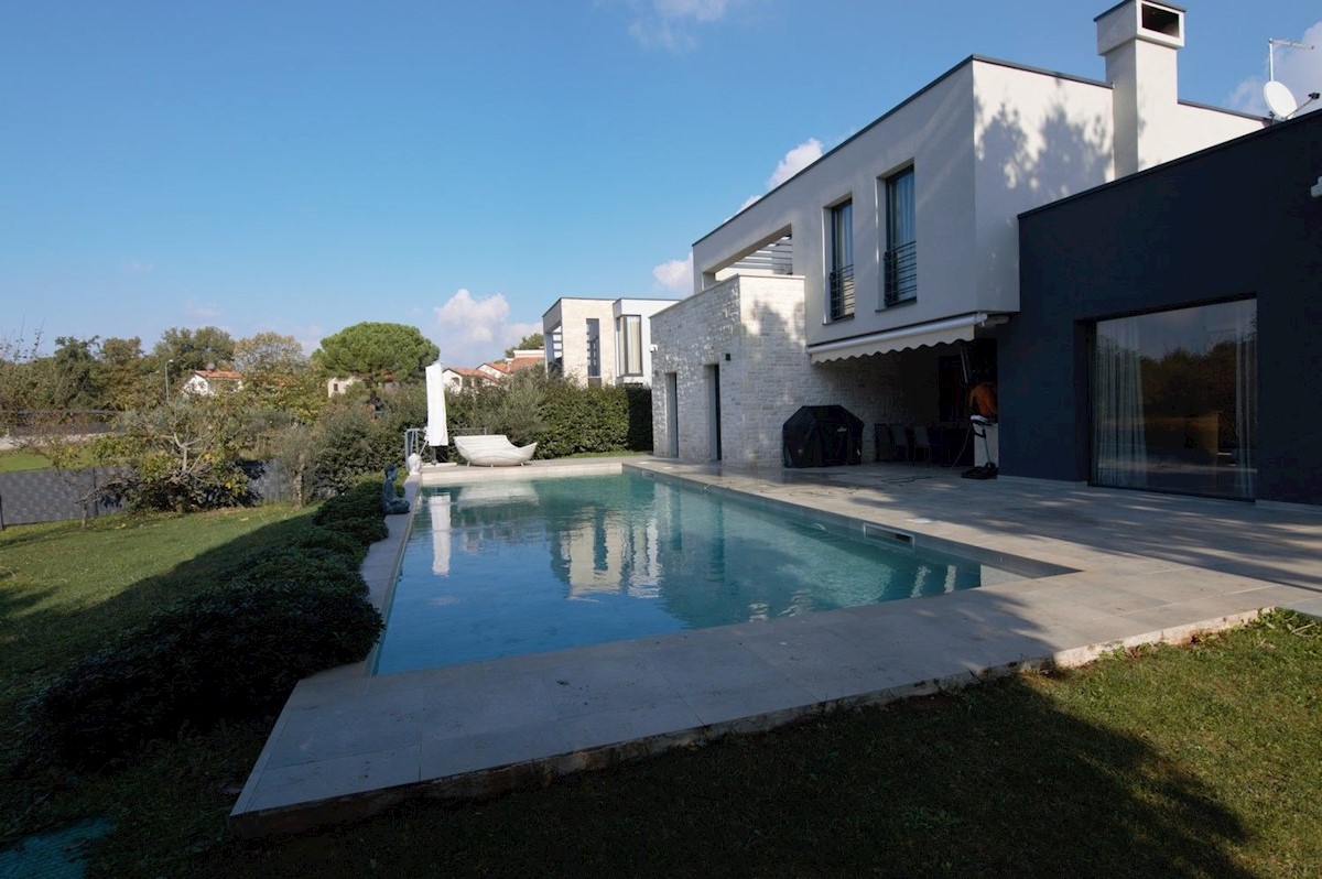 PARENZO-VILLA MODERNA DI LUSSO IN VENDITA