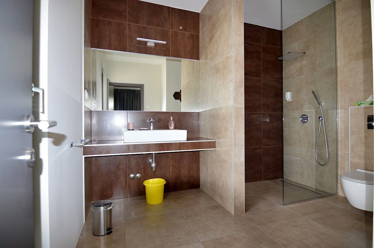 PARENZO-VILLA MODERNA DI LUSSO IN VENDITA