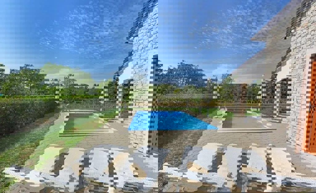  PARENZO  D INTORNI- VILLA IN VENDITA CON PISCINA