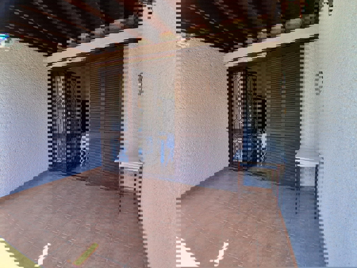 ČERVAR PORAT - CASA IN VENDITA A 400 M DALLA SPIAGGIA