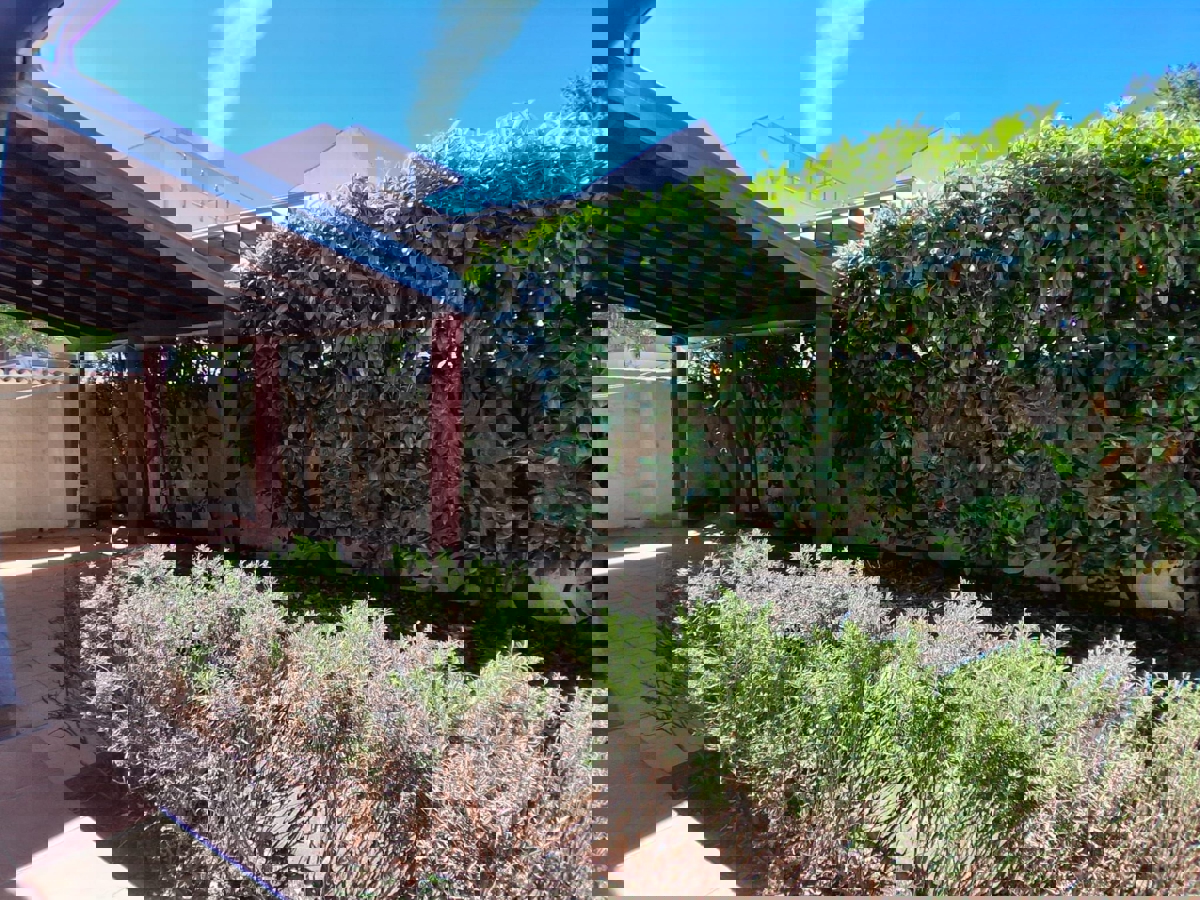 ČERVAR PORAT - CASA IN VENDITA A 400 M DALLA SPIAGGIA