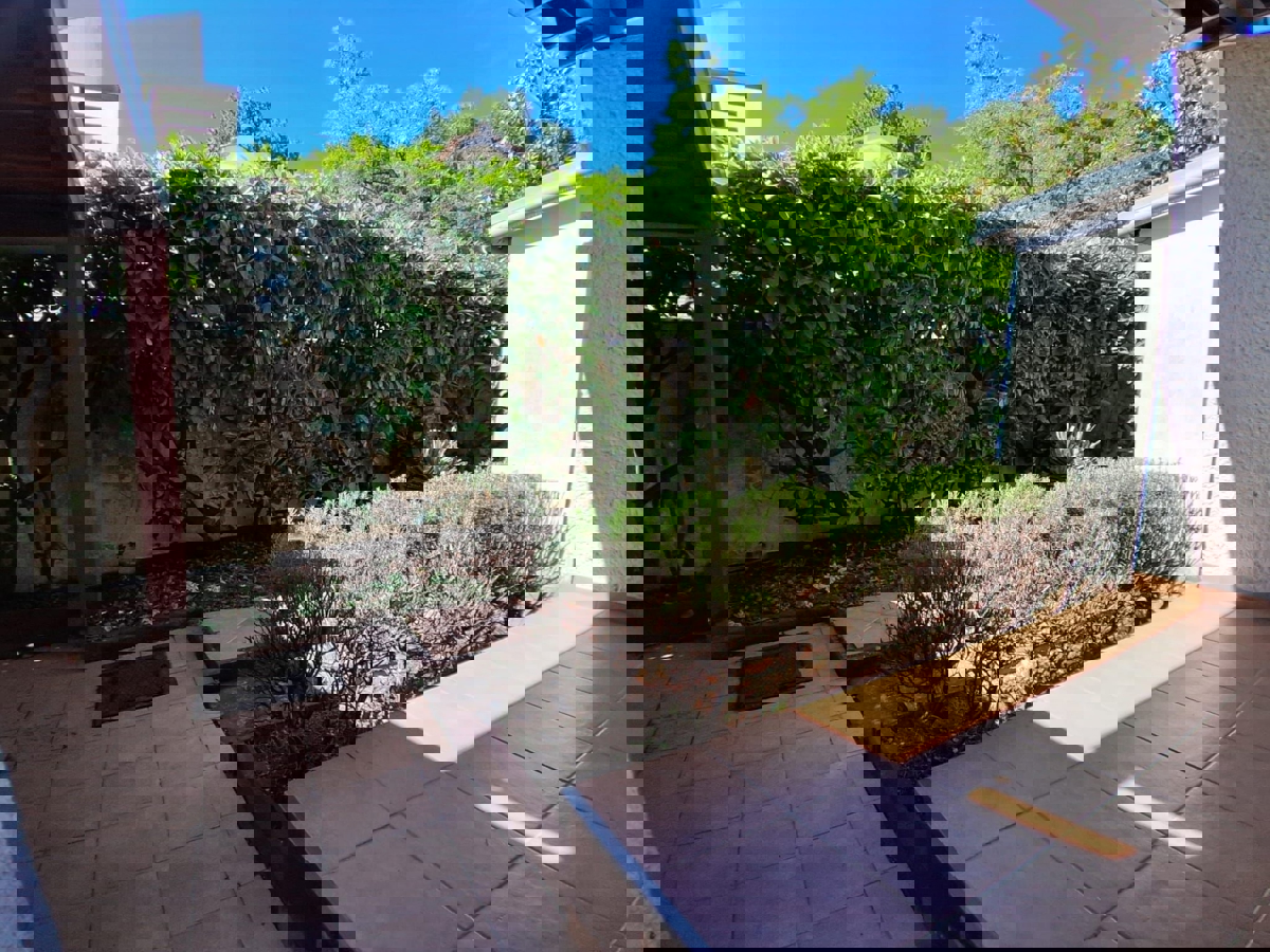 ČERVAR PORAT - CASA IN VENDITA A 400 M DALLA SPIAGGIA