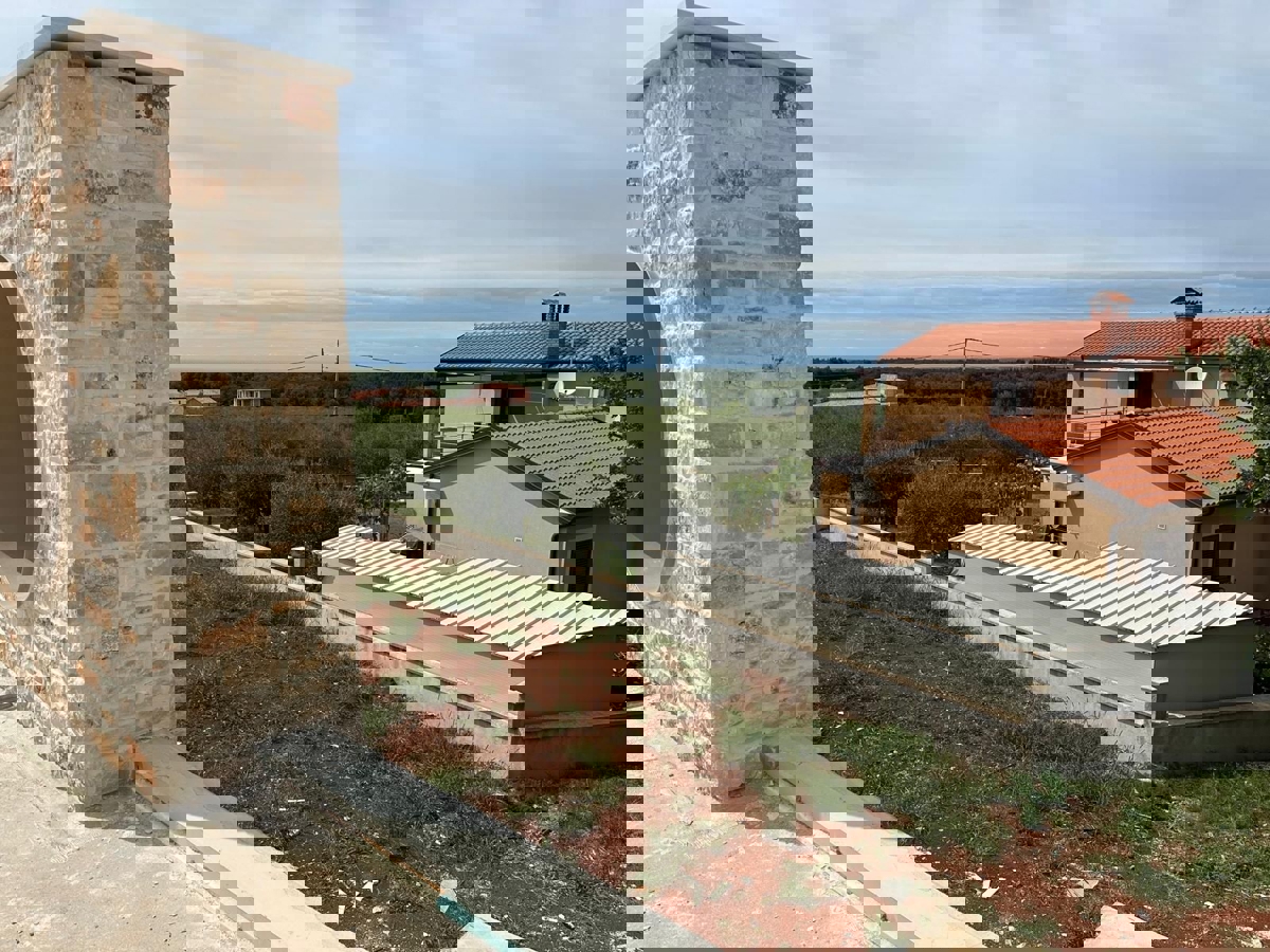 POREČ DINTORNI - VILLA MODERNA DI LUSSO IN VENDITA