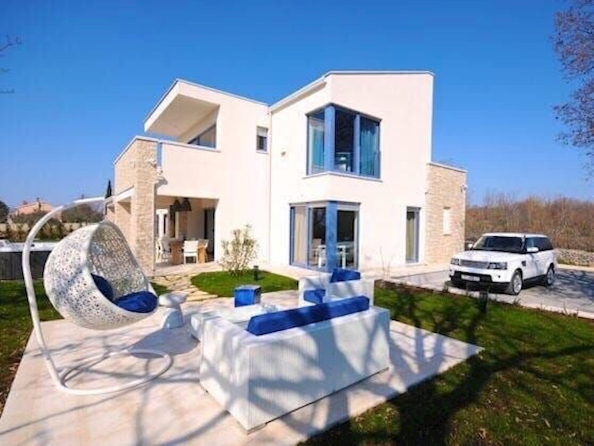 LOVREC-STUPENDA VILLA IN VENDITA