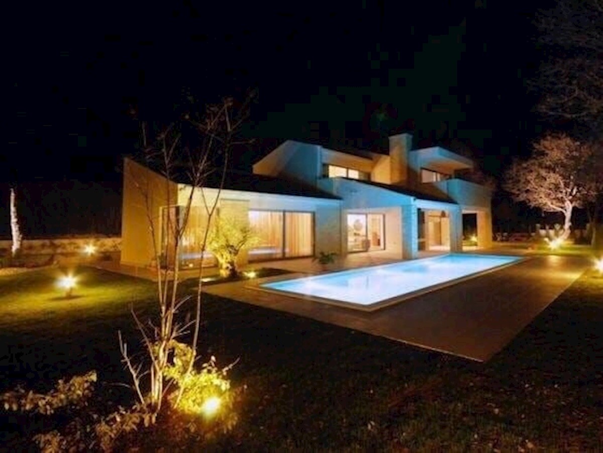 LOVREC-STUPENDA VILLA IN VENDITA
