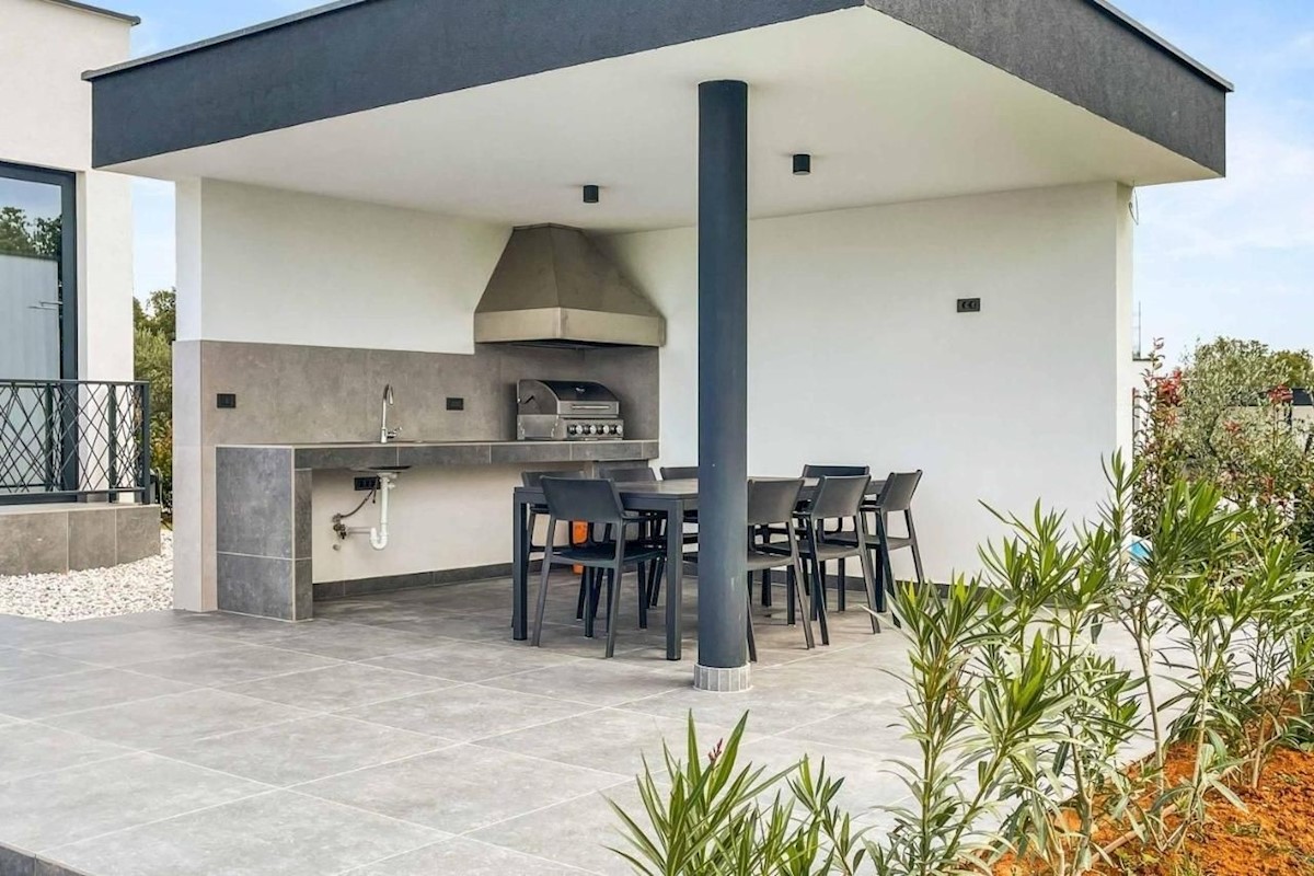 PARENZO-VILLA DI LUSSO IN VENDITA