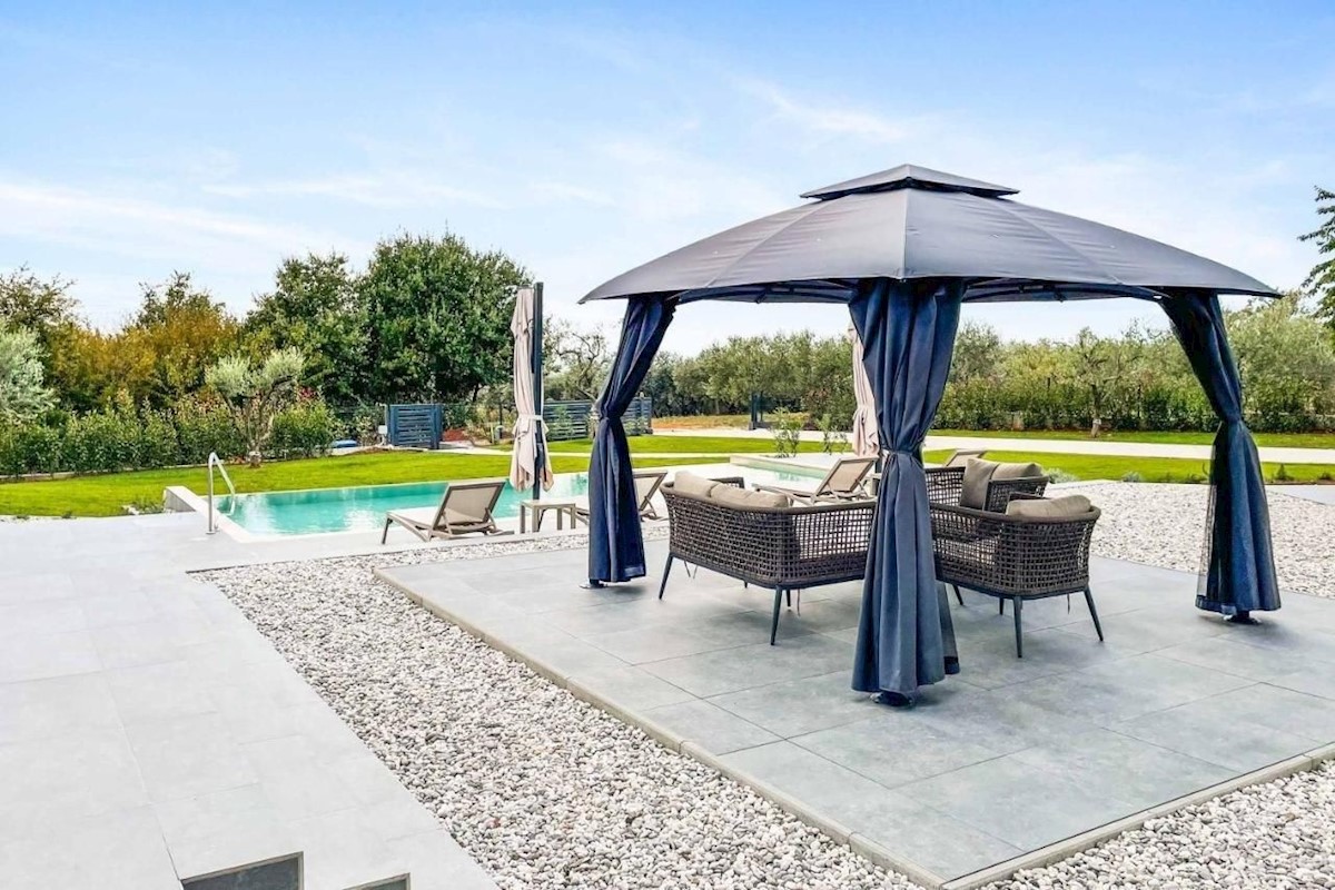 PARENZO-VILLA DI LUSSO IN VENDITA