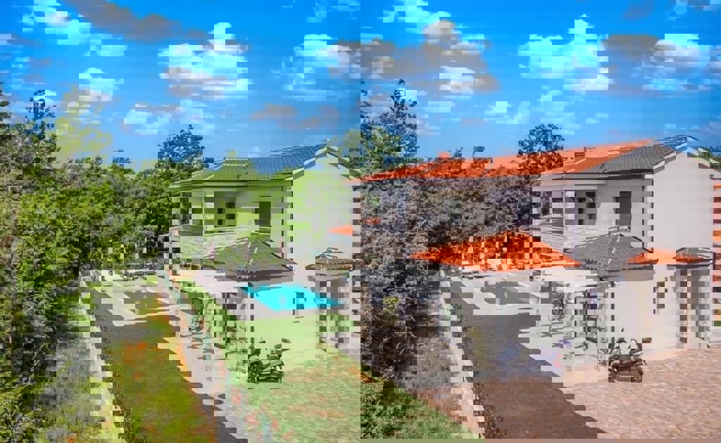 PARENZO 2 KM-VILLA DI LUSSO CON PISCINA IN VENDITA