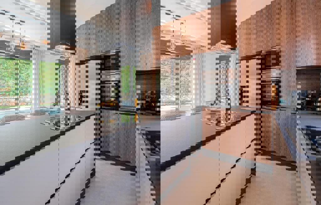 PARENZO 2 KM-VILLA DI LUSSO CON PISCINA IN VENDITA