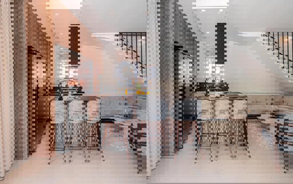 PARENZO 2 KM-VILLA DI LUSSO CON PISCINA IN VENDITA