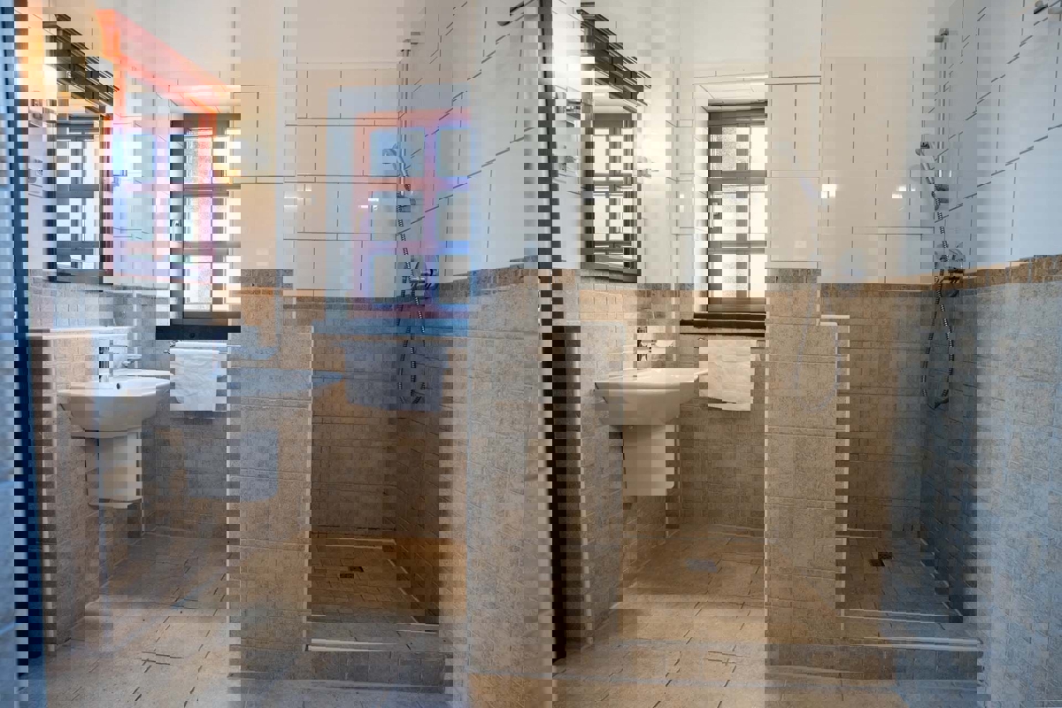 ESCLUSIVA - SVETI LOVREC - HERAKI - CASA IN PIETRA CON PISCINA IN VENDITA