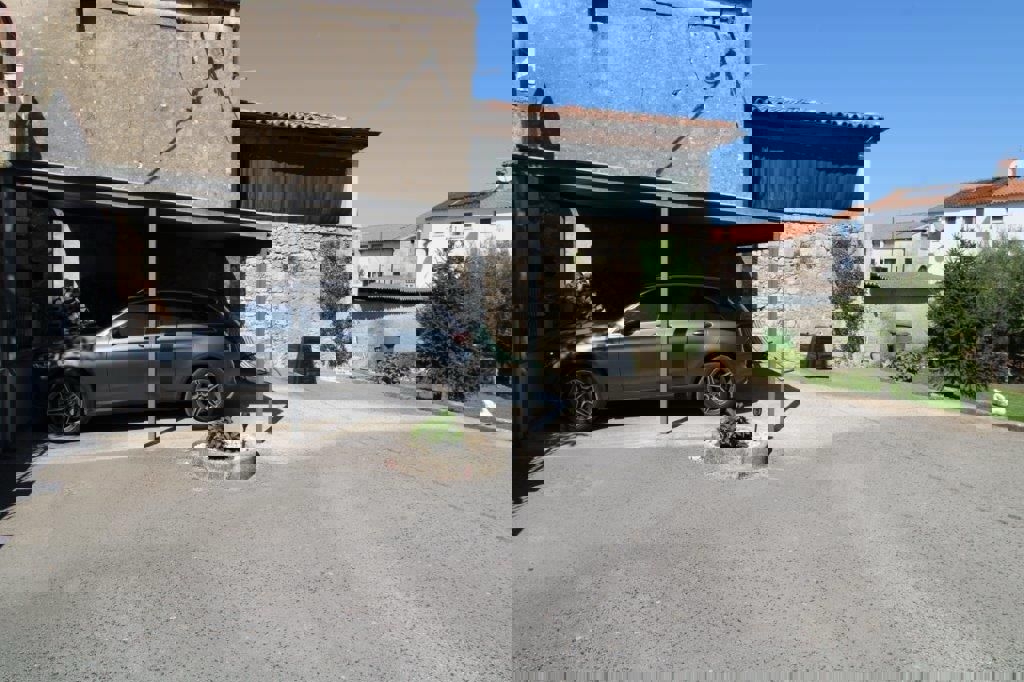 PARENZO-TENUTA IN PIETRA  VICINO A PARENZO E AL MARE