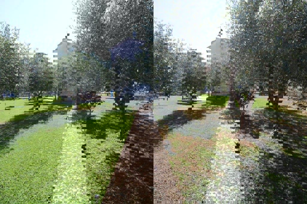 PARENZO-TENUTA IN PIETRA  VICINO A PARENZO E AL MARE