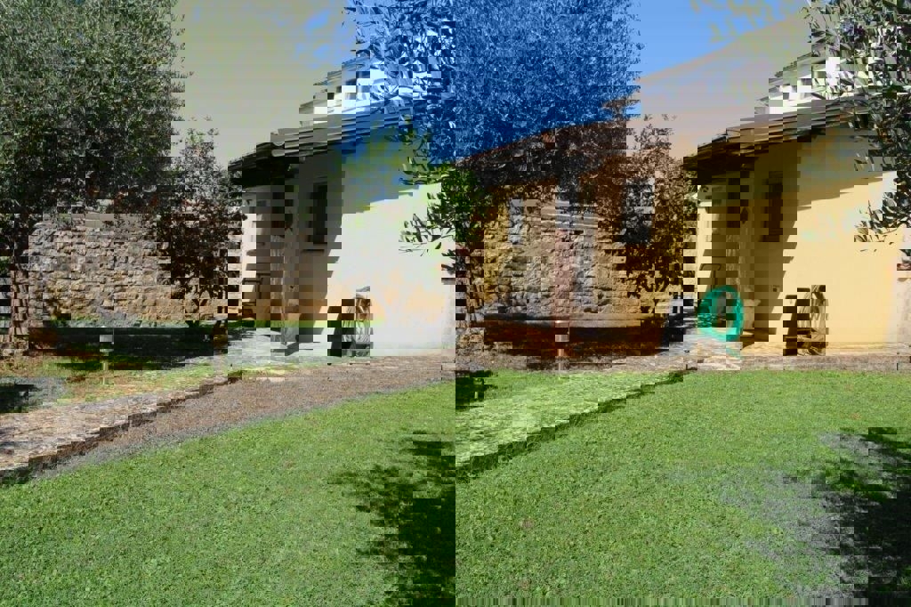 PARENZO-TENUTA IN PIETRA  VICINO A PARENZO E AL MARE