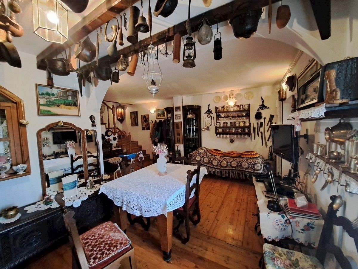 PORTOLE DINTORNI  - CASA CON AMPIO GIARDINO IN VENDITA