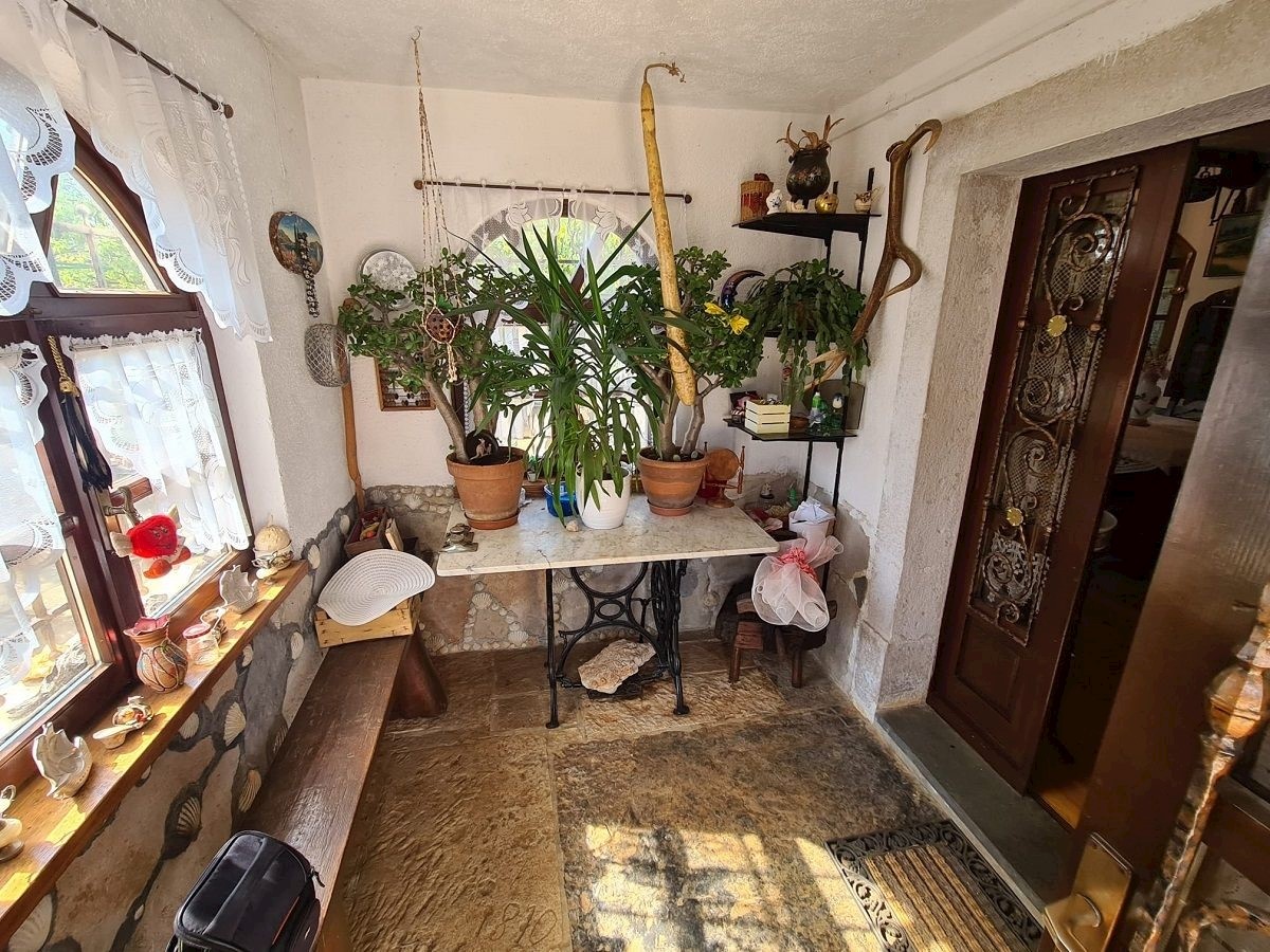 PORTOLE DINTORNI  - CASA CON AMPIO GIARDINO IN VENDITA