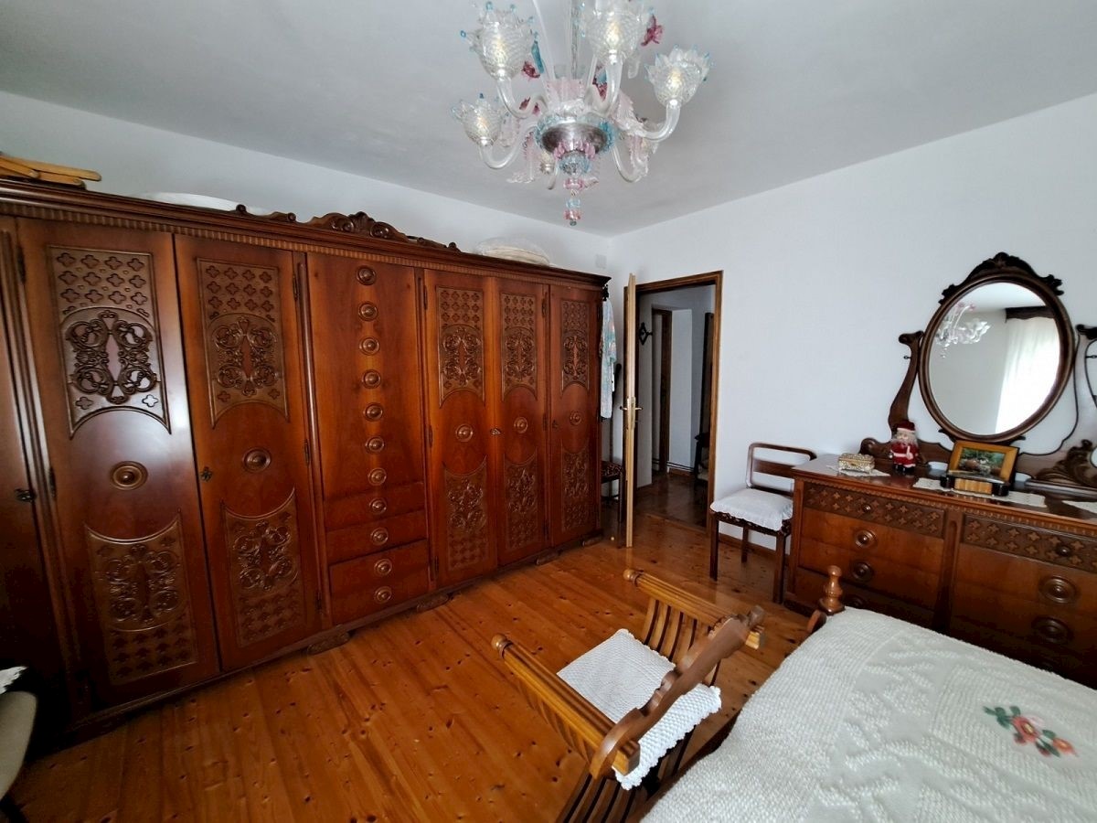 PORTOLE DINTORNI  - CASA CON AMPIO GIARDINO IN VENDITA