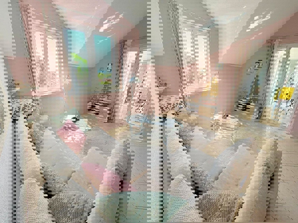 VABRIGA-VENDESI APPARTAMENTO CON VISTA MARE APERTA