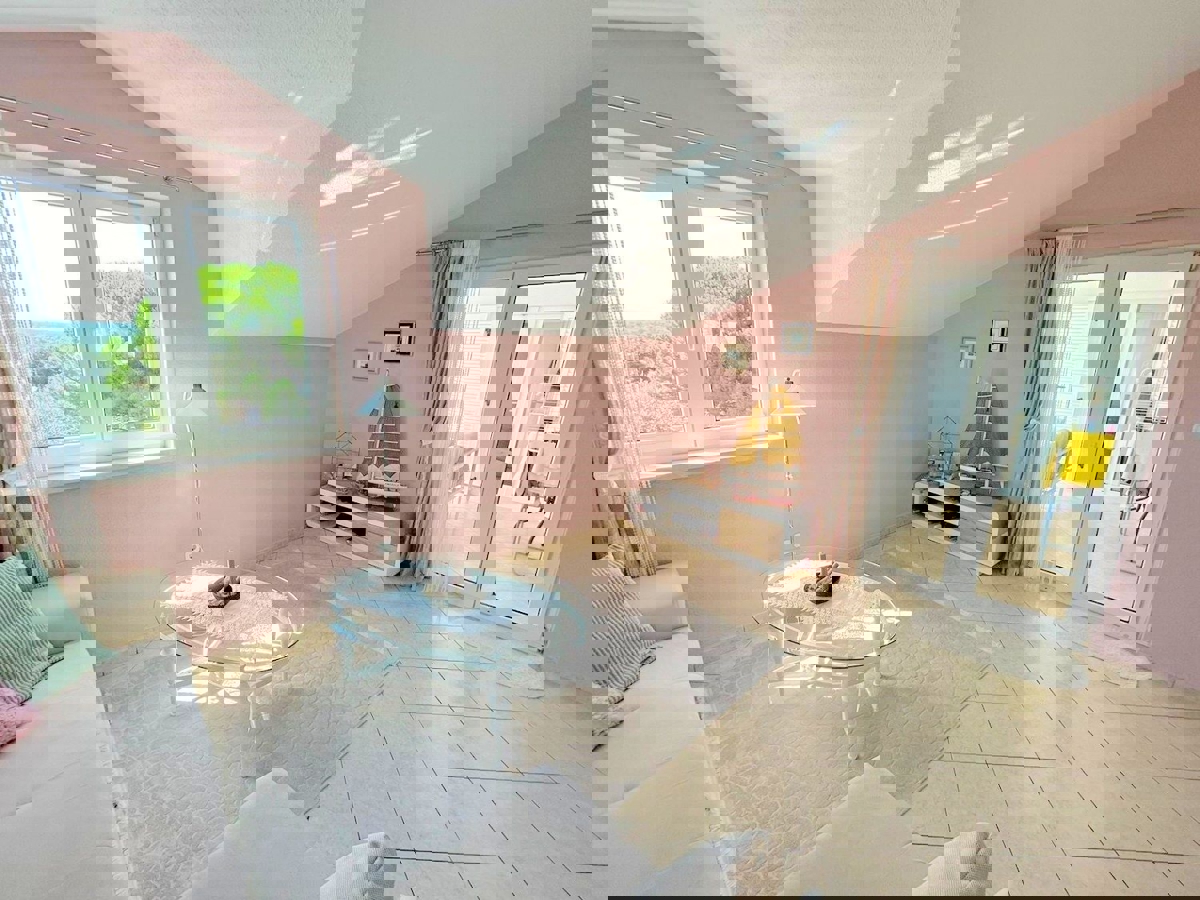 VABRIGA-VENDESI APPARTAMENTO CON VISTA MARE APERTA