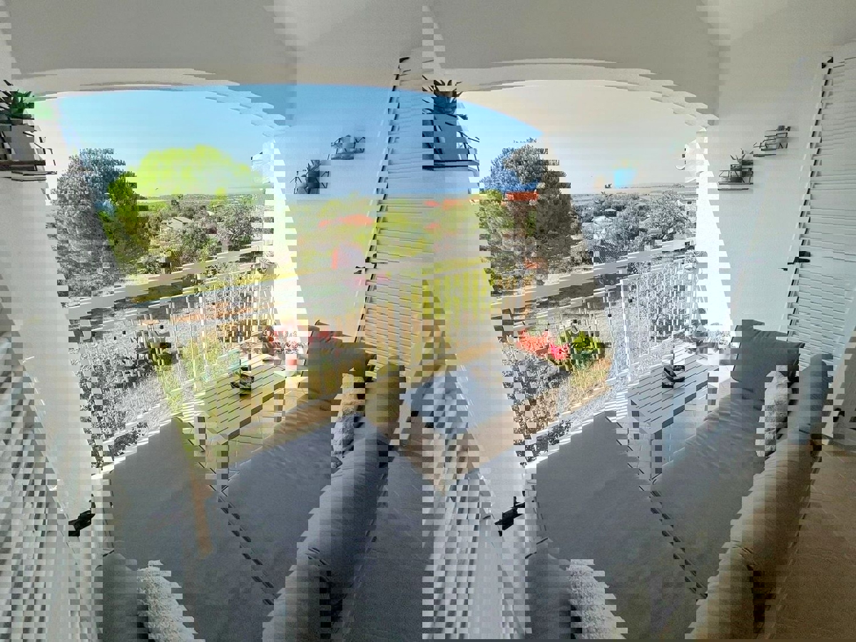 VABRIGA-VENDESI APPARTAMENTO CON VISTA MARE APERTA