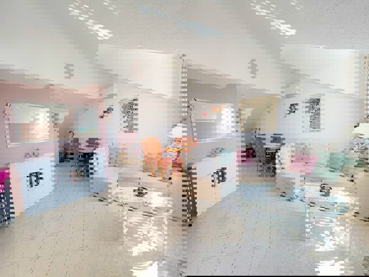 VABRIGA-VENDESI APPARTAMENTO CON VISTA MARE APERTA