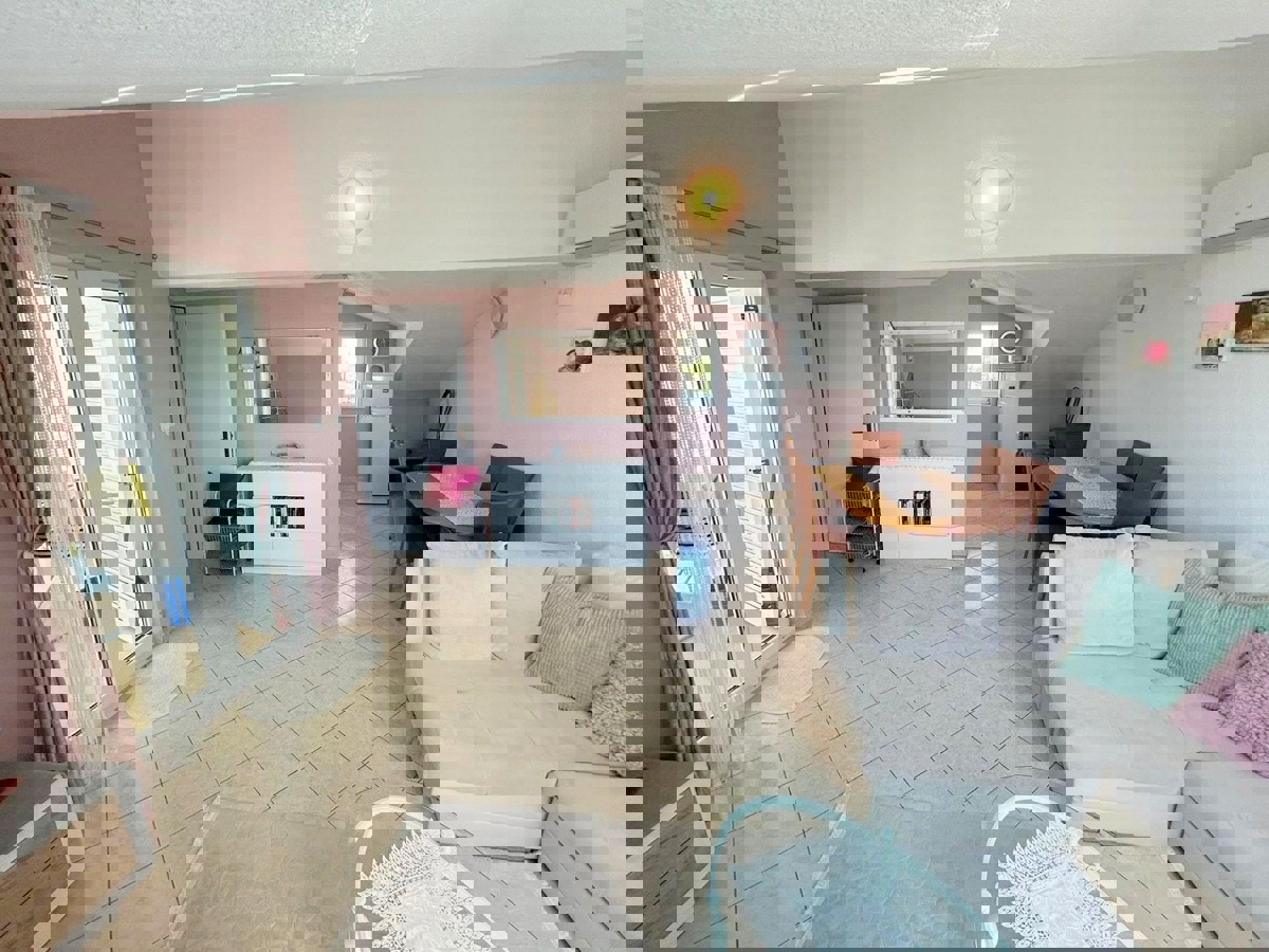 VABRIGA-VENDESI APPARTAMENTO CON VISTA MARE APERTA