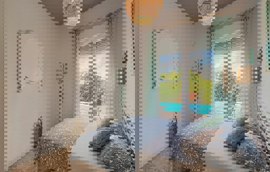 PARENZO-BELLISSIMA VILLA AL PIANO TERRA CON PISCINA IN VENDITA