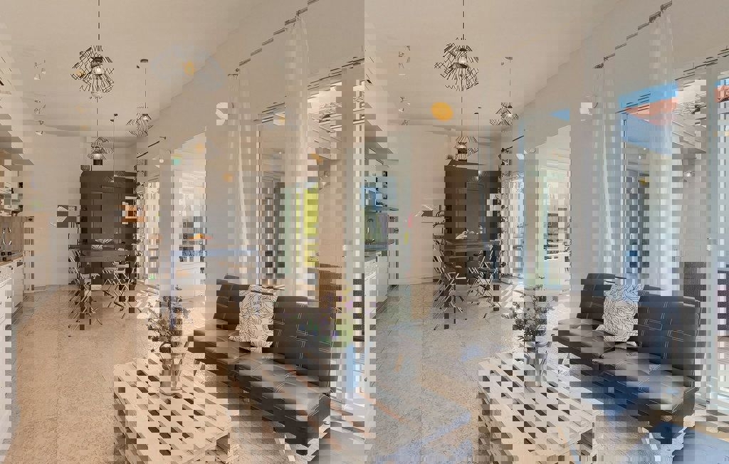 PARENZO-BELLISSIMA VILLA AL PIANO TERRA CON PISCINA IN VENDITA