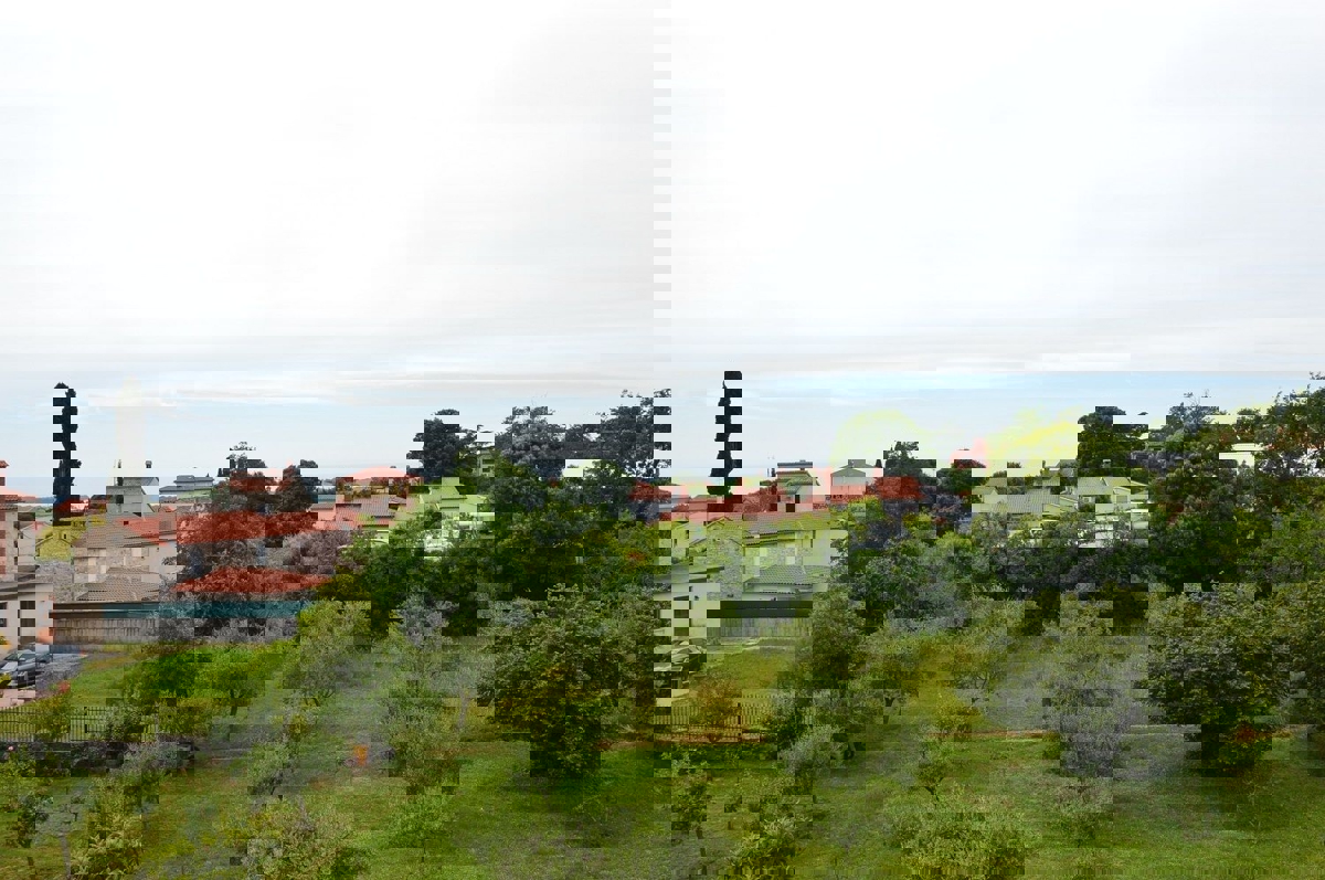 POREČ-APPARTAMENTI IN COSTRUZIONE CON ASCENSORE  VENDESI