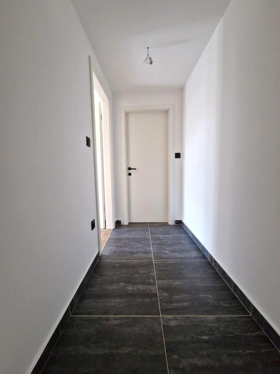 PARENZO - AFFASCINANTE CASA IN PIETRA IN VENDITA