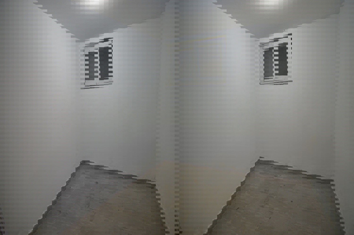 VABRIGA - APPARTAMENTO CON GARAGE IN VENDITA A 800 M DAL MARE