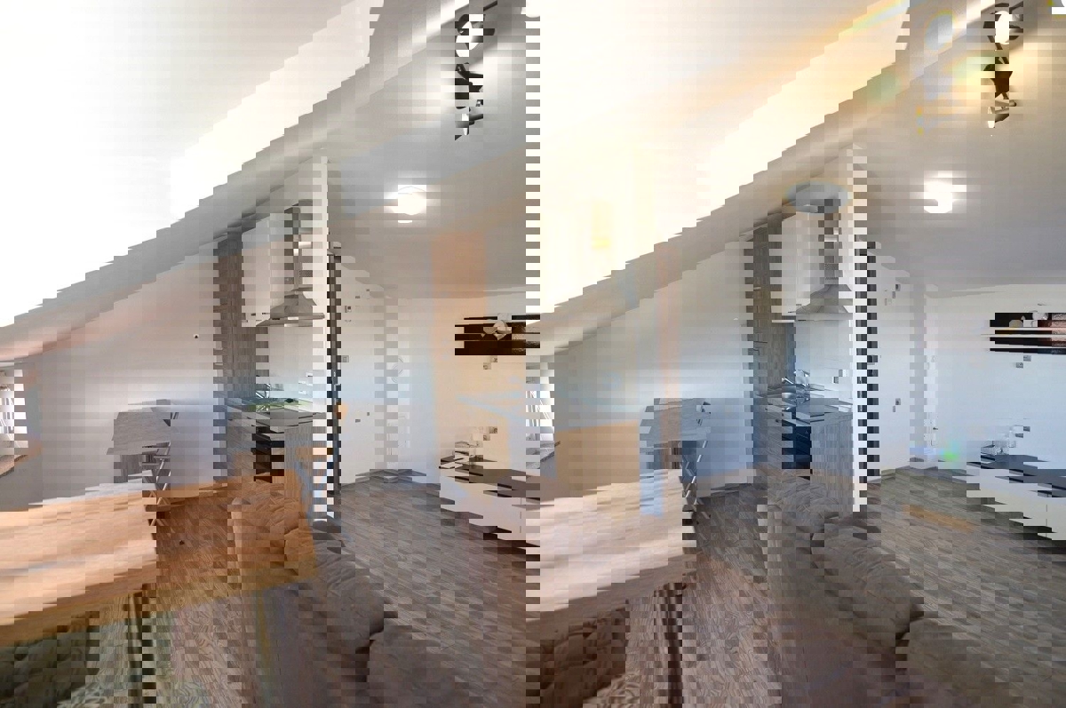 VABRIGA - APPARTAMENTO CON GARAGE IN VENDITA A 800 M DAL MARE