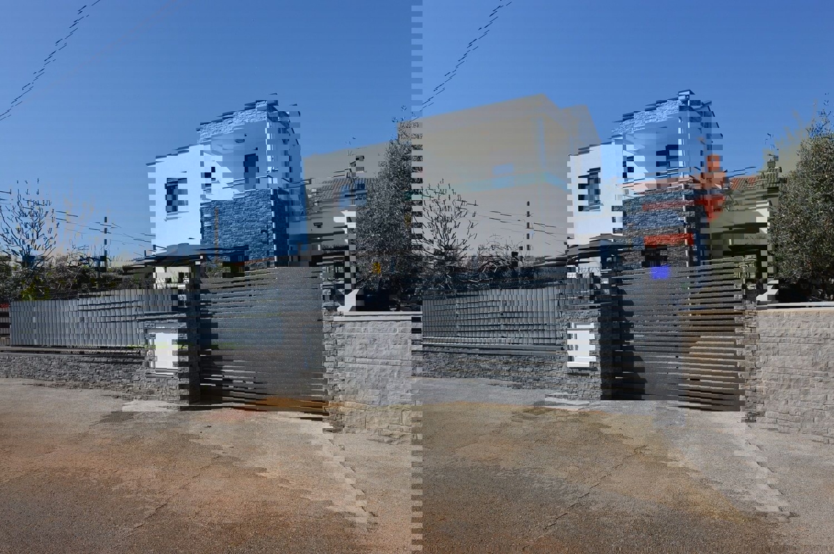 PARENZO - CASA MODERNA IN VENDITA VISTA MARE