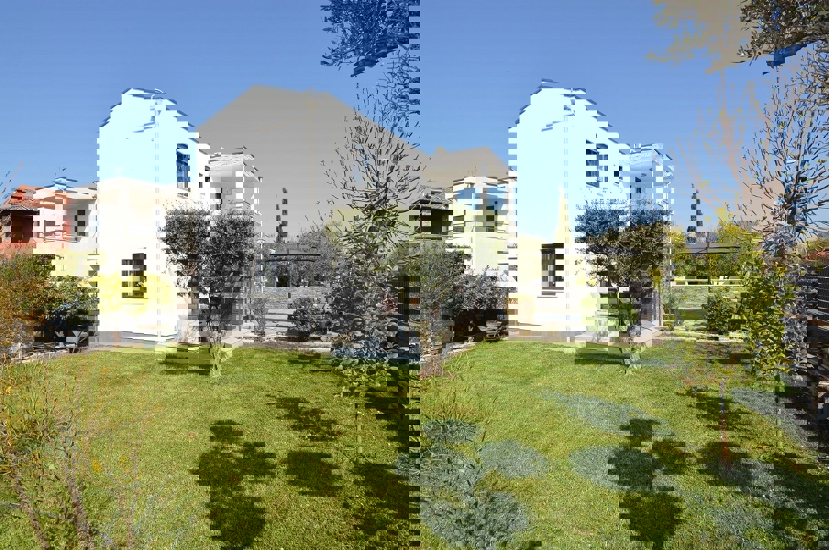 PARENZO - CASA MODERNA IN VENDITA VISTA MARE