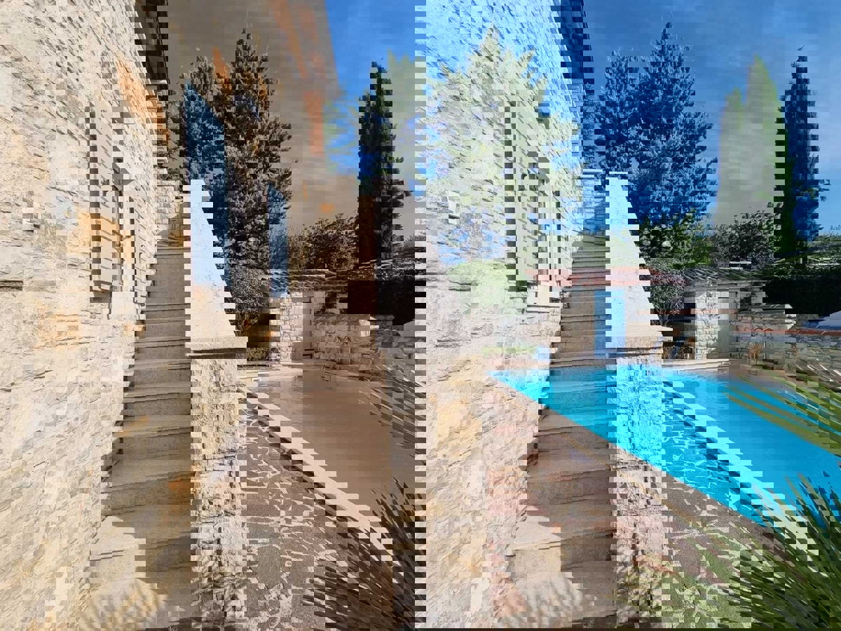  PARENZO D INTORNI  - VILLA MEDITERRANEA CON PISCINA A 1 KM DALLA SPIAGGIA