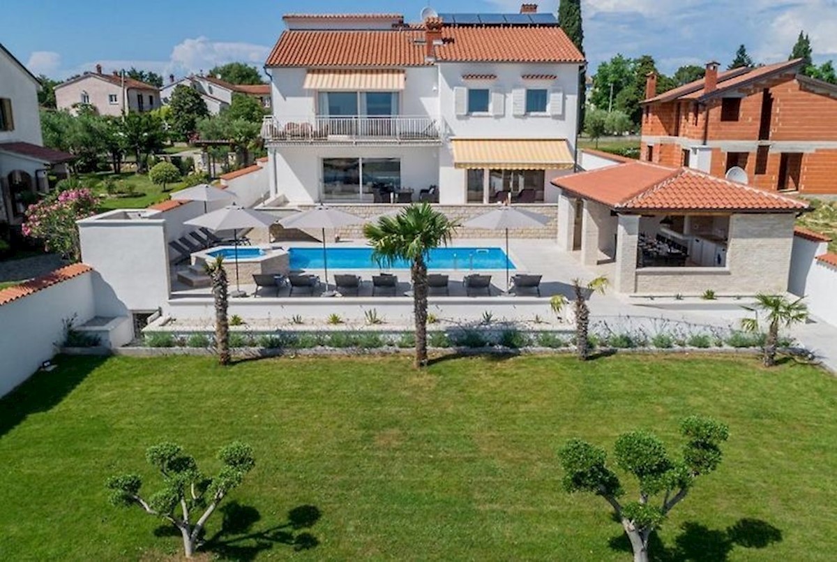 POREČ-VILLA DI LUSSO IN VENDITA