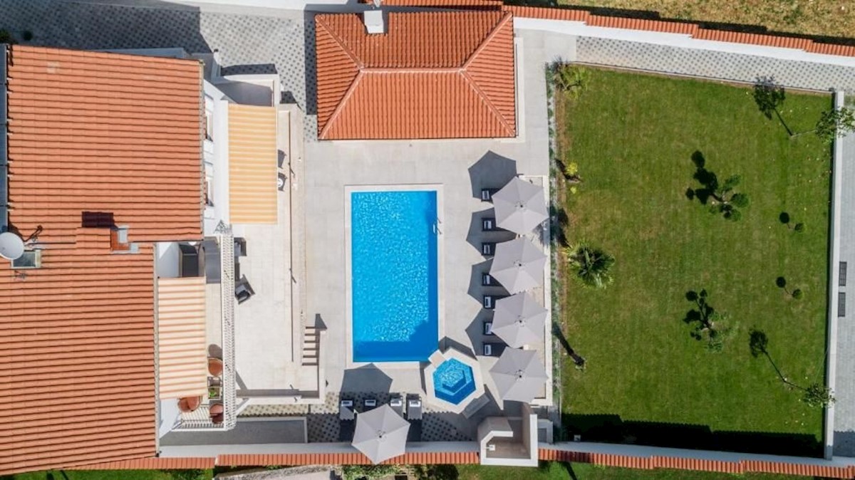 POREČ-VILLA DI LUSSO IN VENDITA