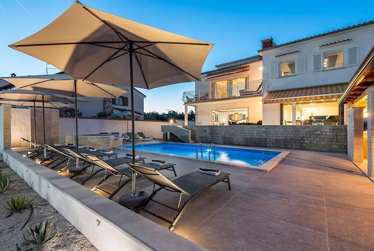 POREČ-VILLA DI LUSSO IN VENDITA