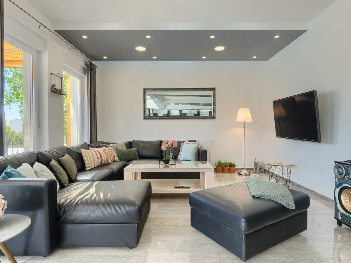 POREČ-VILLA CON PISCINA IN VENDITA