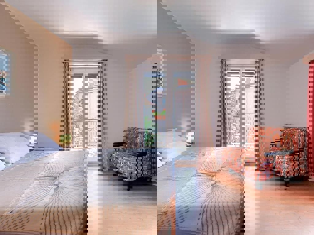 PARENZO-CASA CON PISCINA IN VENDITA