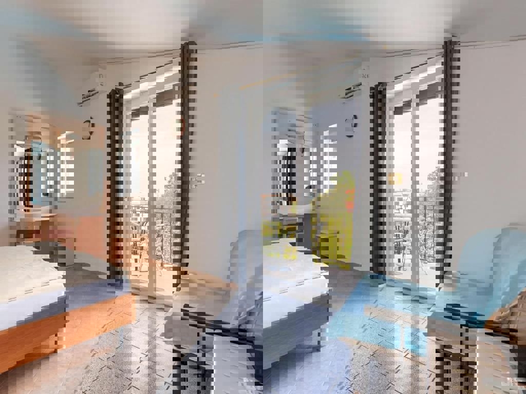 PARENZO-CASA CON PISCINA IN VENDITA