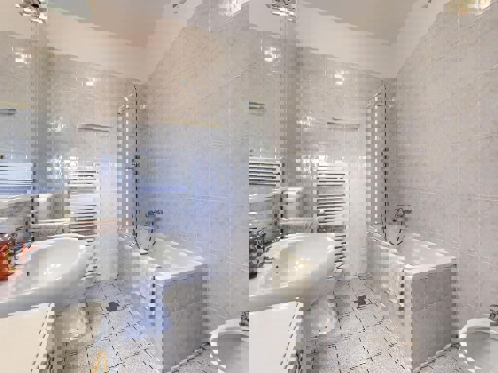 PARENZO-CASA CON PISCINA IN VENDITA