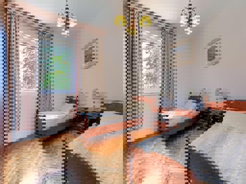 PARENZO-CASA CON PISCINA IN VENDITA