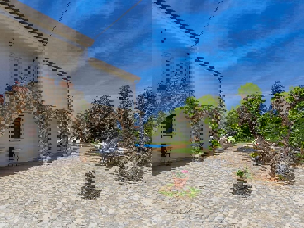 PARENZO-CASA CON PISCINA IN VENDITA