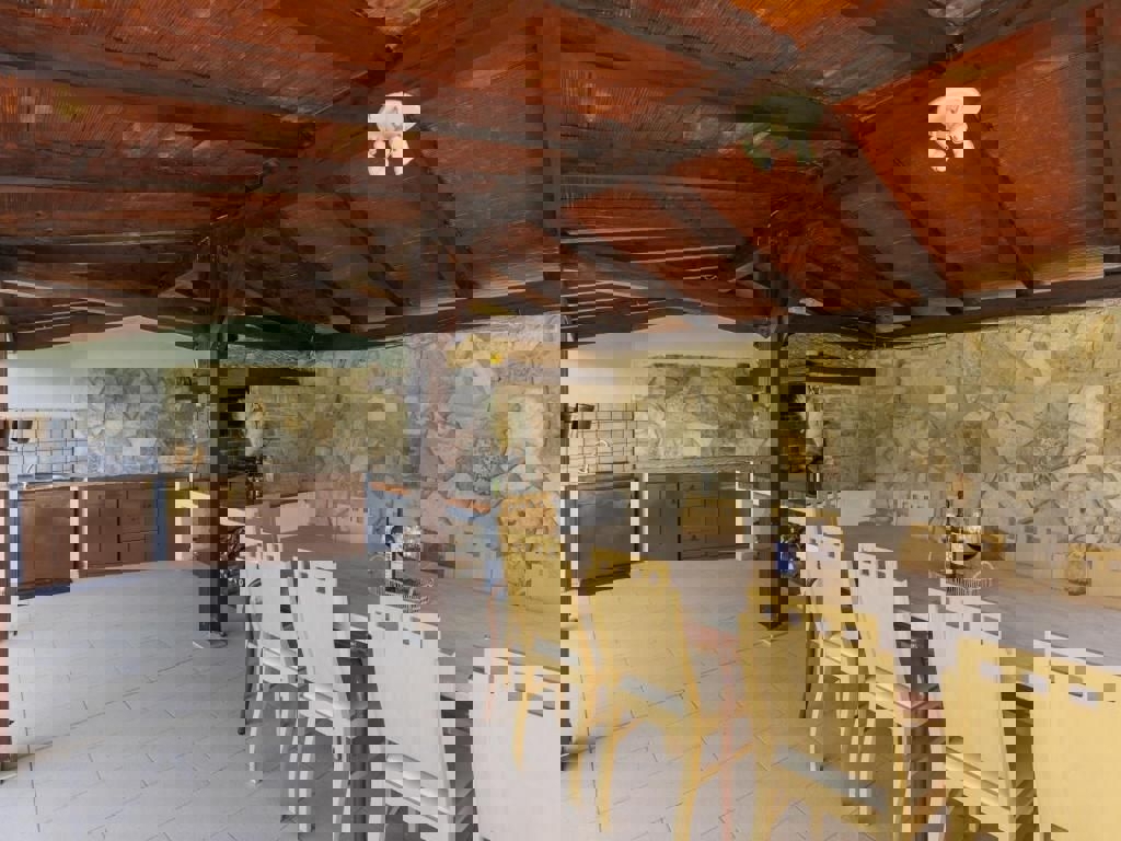 PARENZO-CASA CON PISCINA IN VENDITA